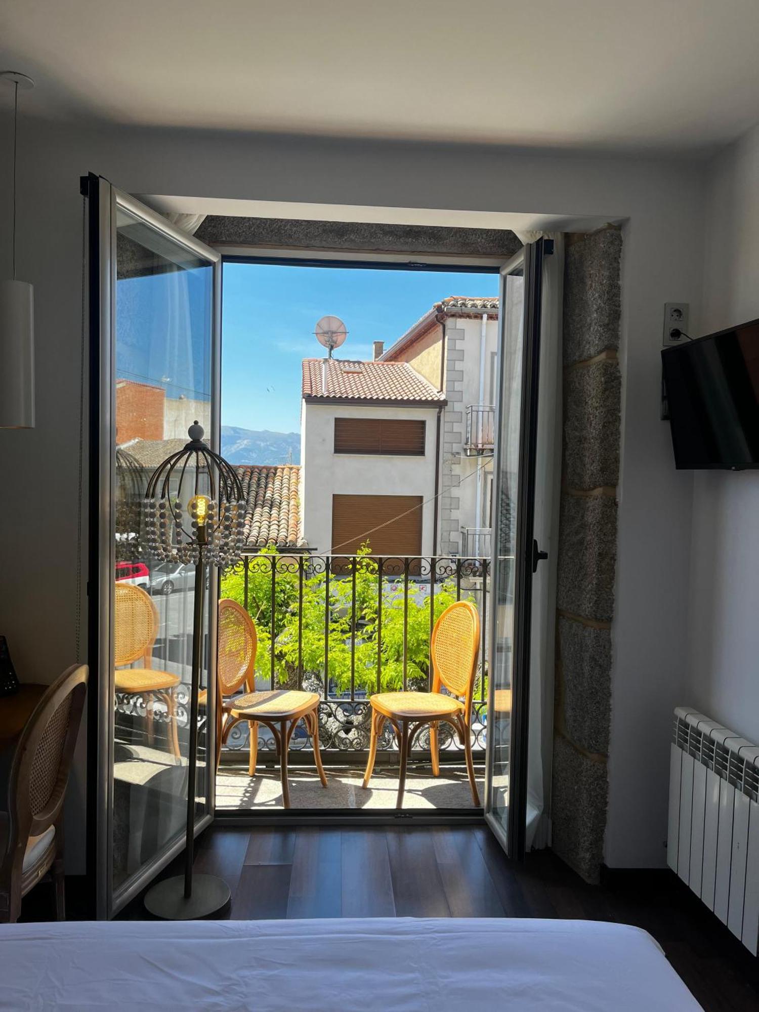 Christine Boutique Hotel El Barraco Екстериор снимка
