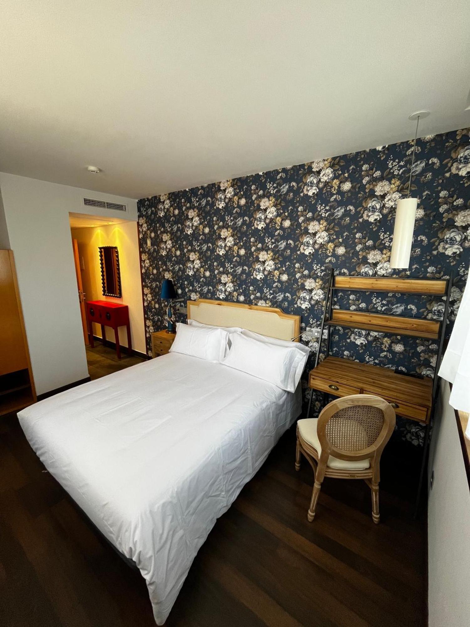 Christine Boutique Hotel El Barraco Екстериор снимка